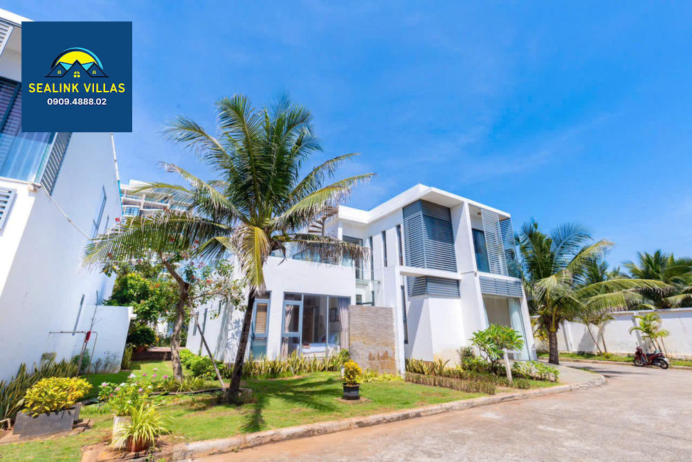 R10 Long Cung hiện ra như một bức tranh hoàn hảo, vừa rộng rãi, vừa sang trọng, vừa đủ yên tĩnh