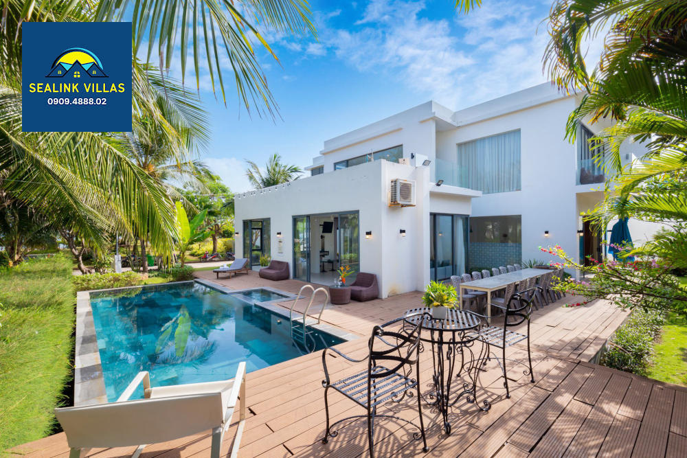 Vị trí đắc địa trong khu Aria Resort – chỉ vài bước ra biển